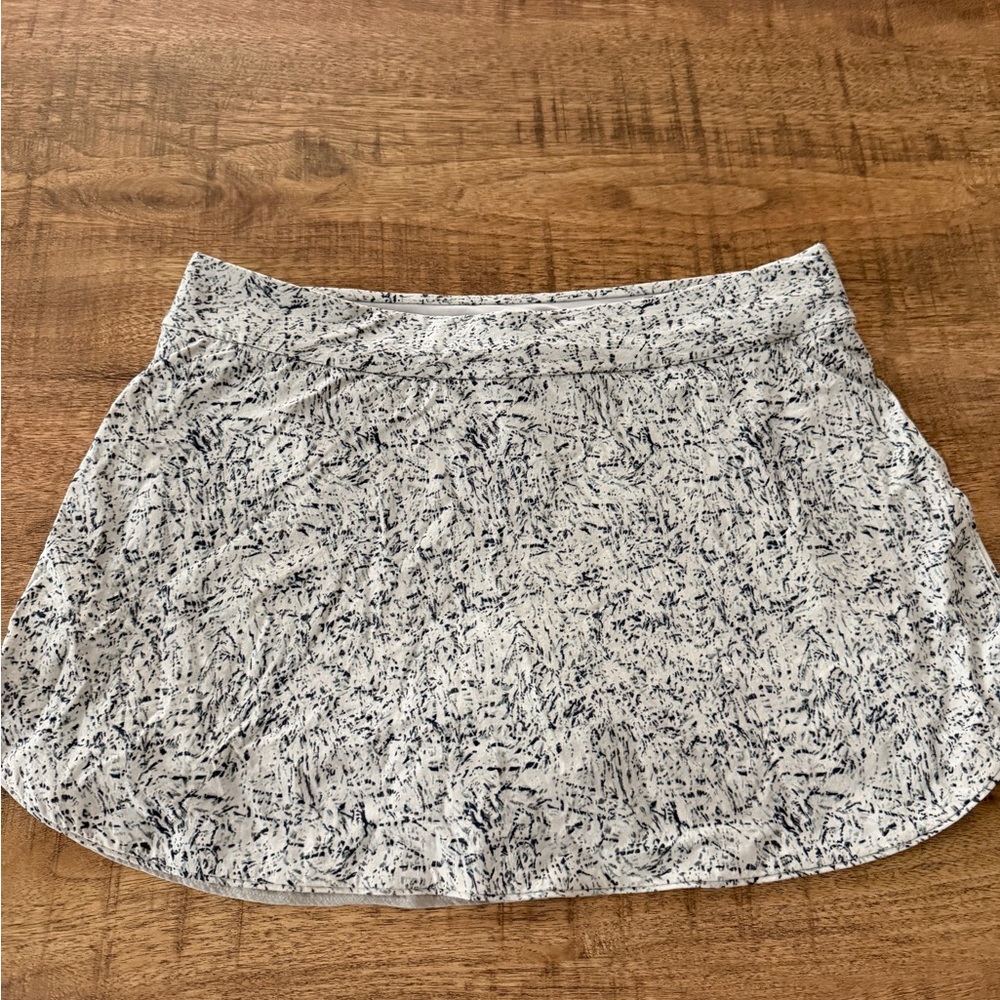 Outdoor Voices White and Black Patterned Skirt